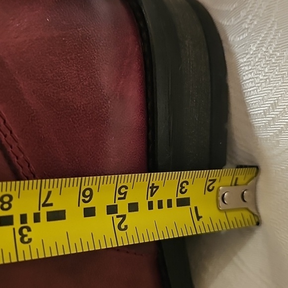 Umberto Raffini Red Heeled Boots with Polished Leather and Classic Design - Picture 12 of 12